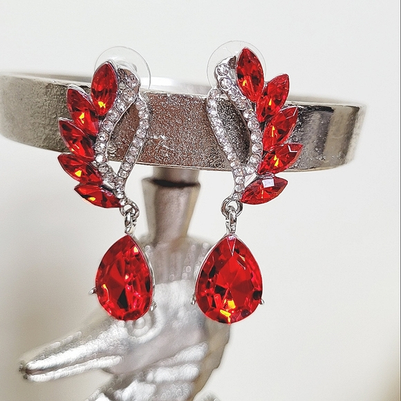 Angel Wings Red Crystal Teardrop Dangle Earrings NWT - Picture 11 of 13